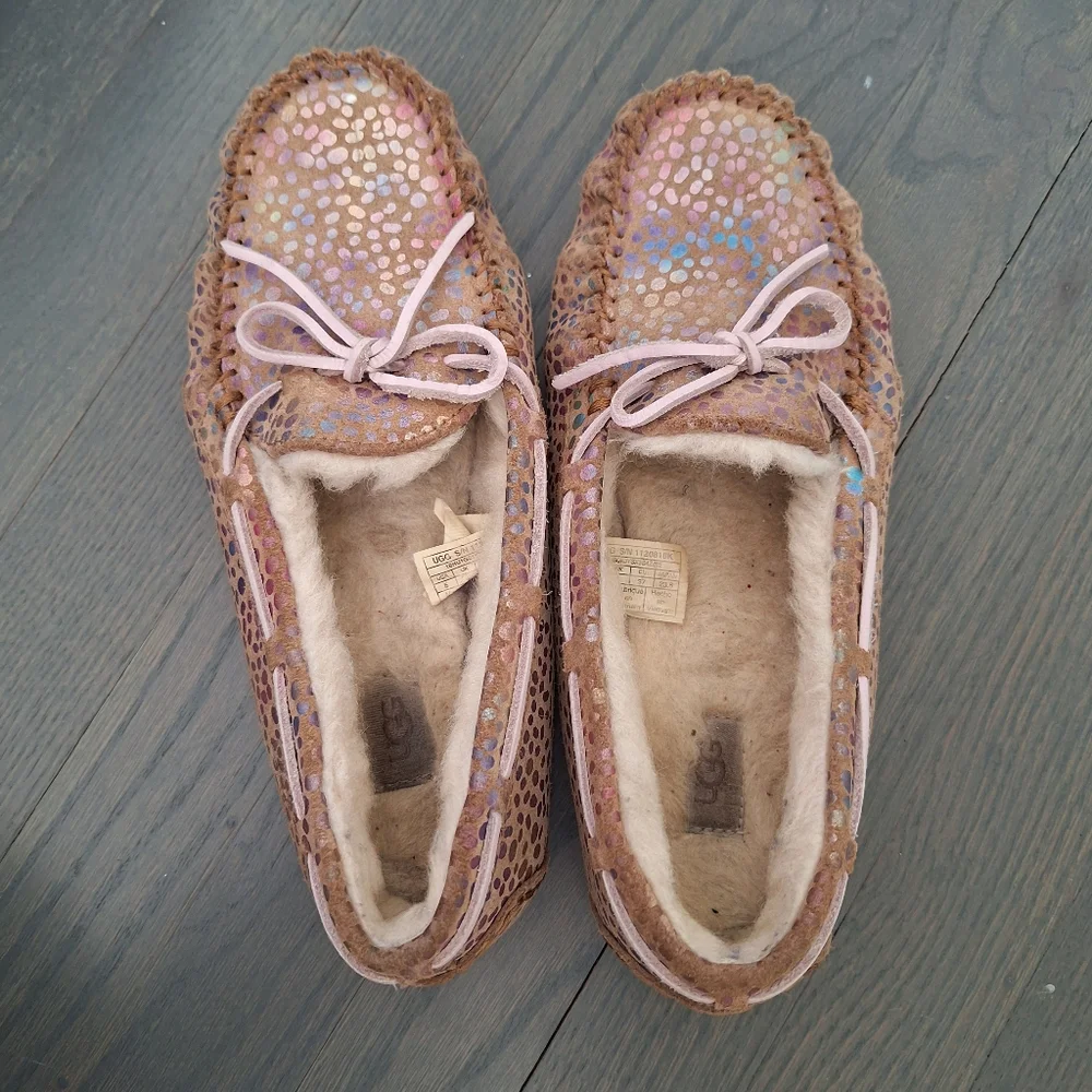 UGG Dakota Spots Slipper Kids size 5